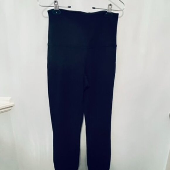 Lululemon: Fast and Free High-Rise Thermal Tight - Picture 1 of 2